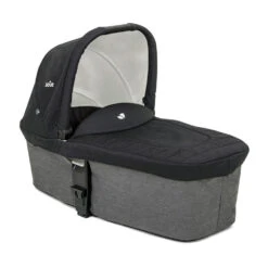 Joie Pack Trio Poussette Chrome Shale + Siège Auto I-gemm 3 Shale + Nacelle Chrome Shale 22 Joie Pack Trio Poussette Chrome Shale + Siège Auto I-gemm 3 Shale + Nacelle Chrome Shale -Joie Soldes Boutique ji041242444 3